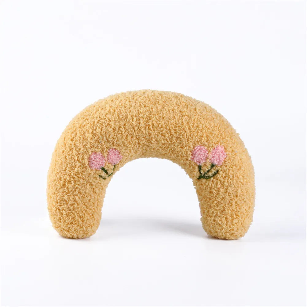 Flauschiges Hundekissen in Mondform in Gelb